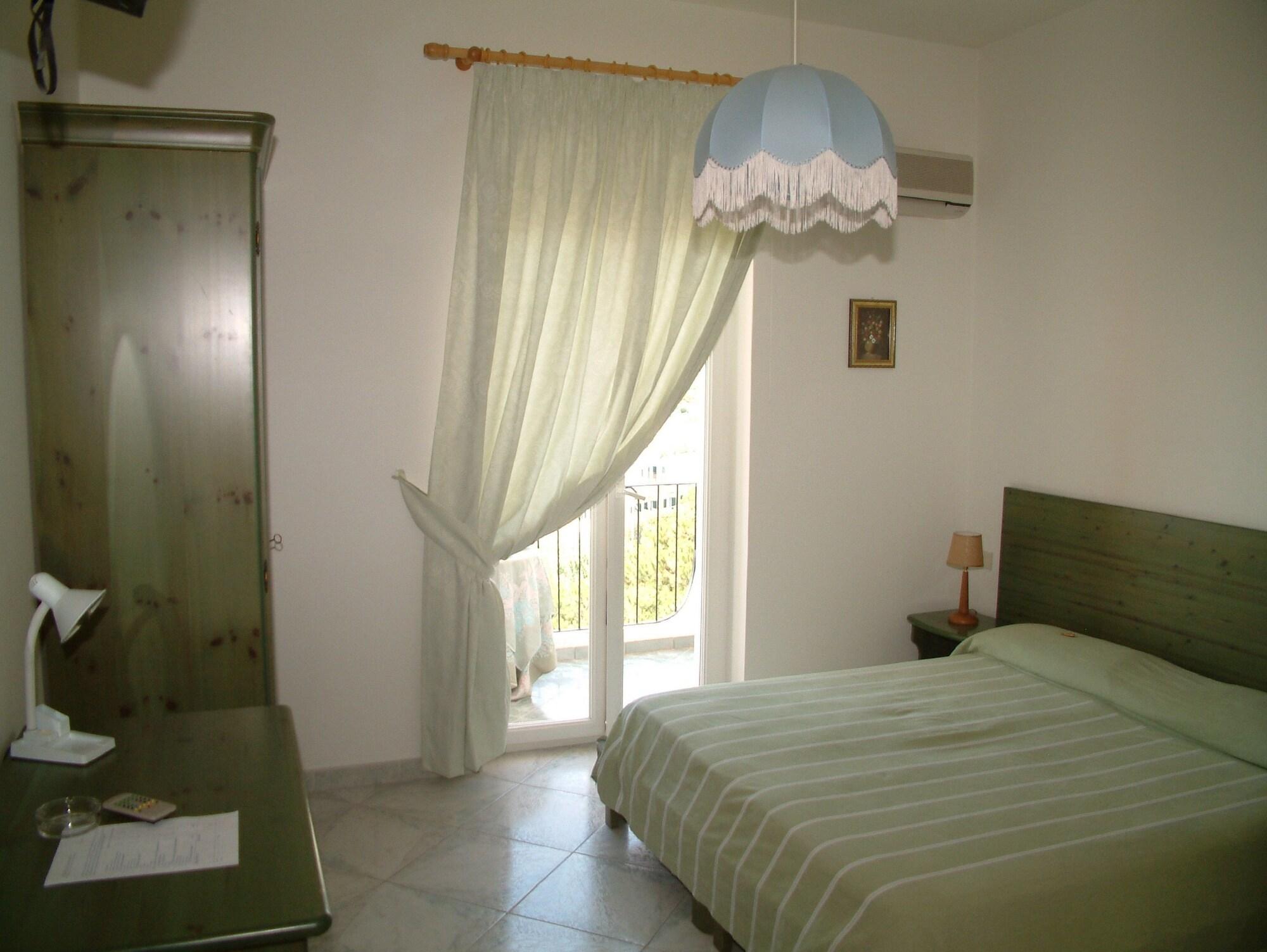 Hotel La Ginestra Forio  Екстер'єр фото