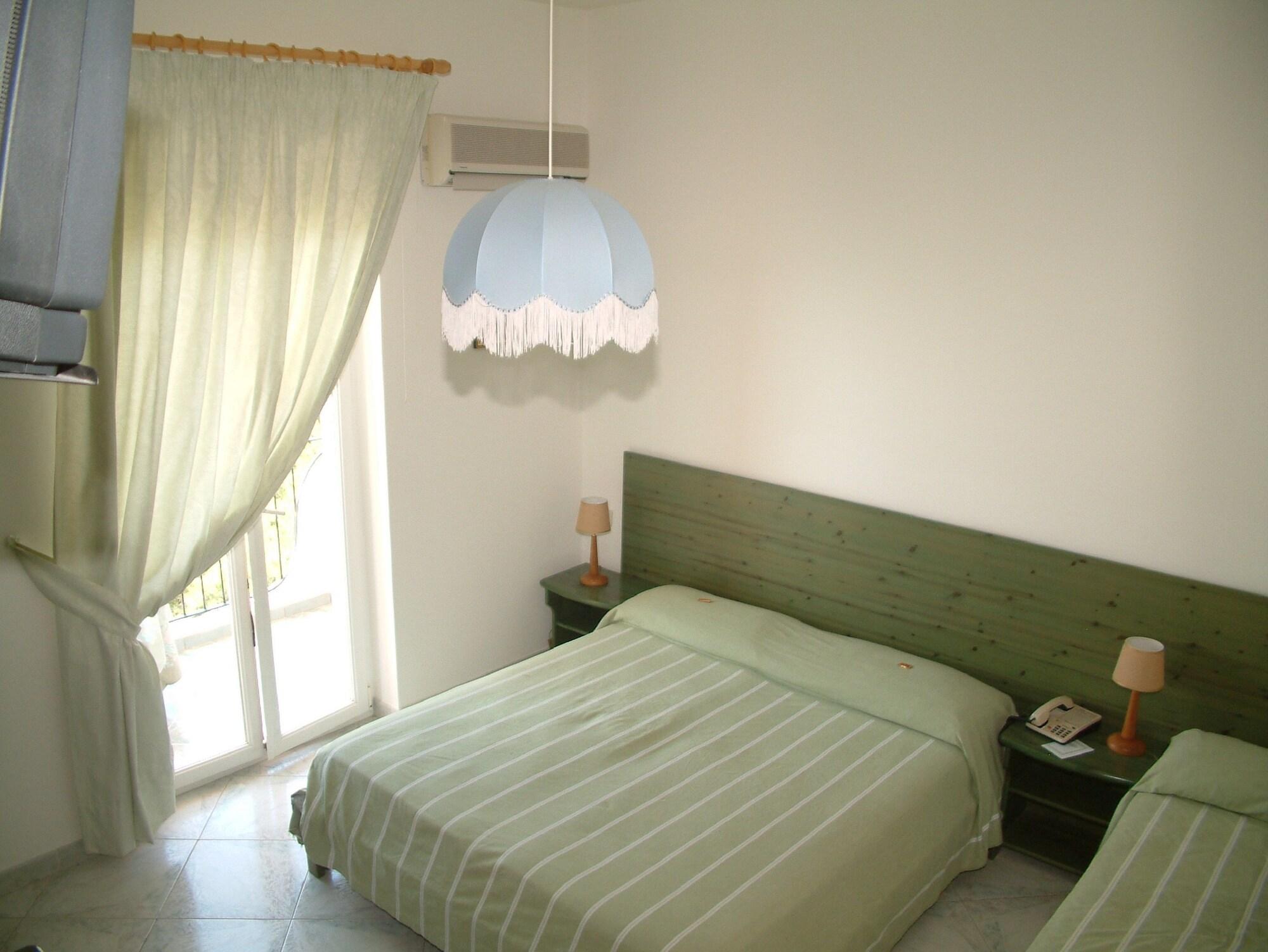 Hotel La Ginestra Forio  Екстер'єр фото
