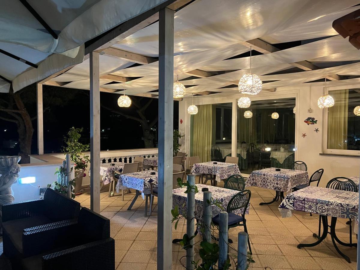 Hotel La Ginestra Forio  Екстер'єр фото