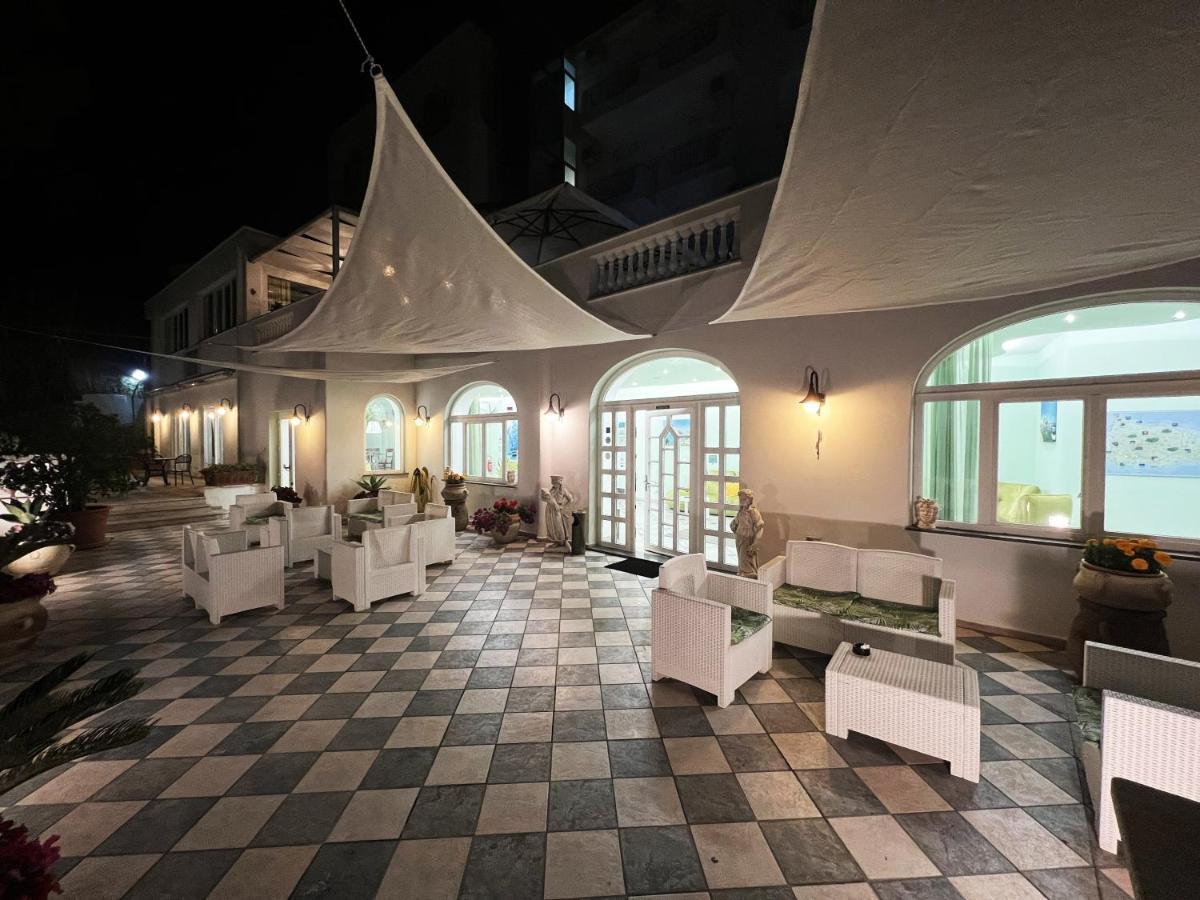 Hotel La Ginestra Forio  Екстер'єр фото