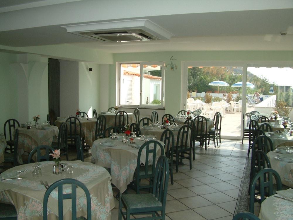 Hotel La Ginestra Forio  Екстер'єр фото