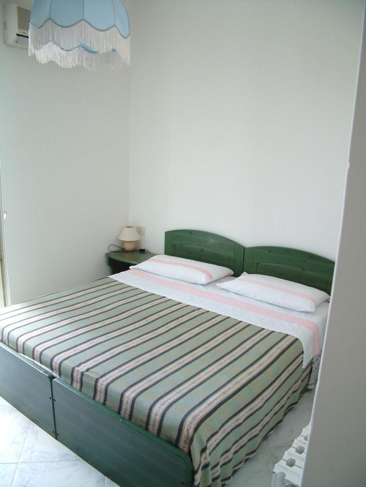 Hotel La Ginestra Forio  Екстер'єр фото