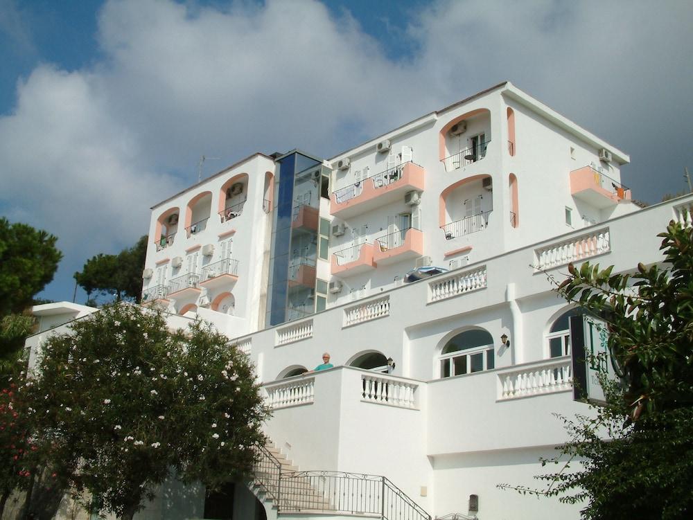Hotel La Ginestra Forio  Екстер'єр фото